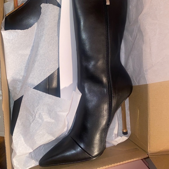 Gold Heel Stiletto Shoe Boot
BLACK - Picture 1 of 3